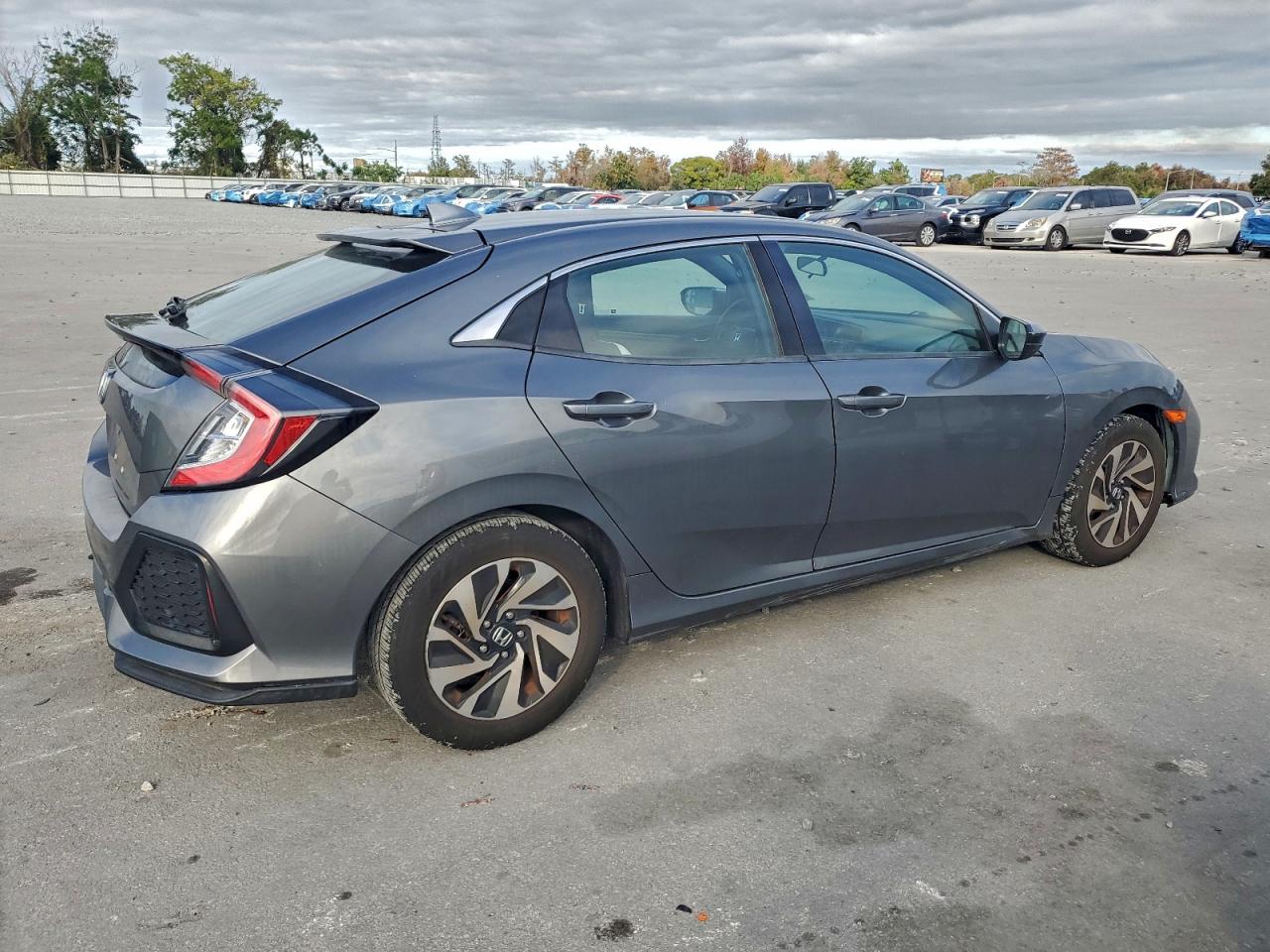 2017 HONDA CIVIC LX photo 5