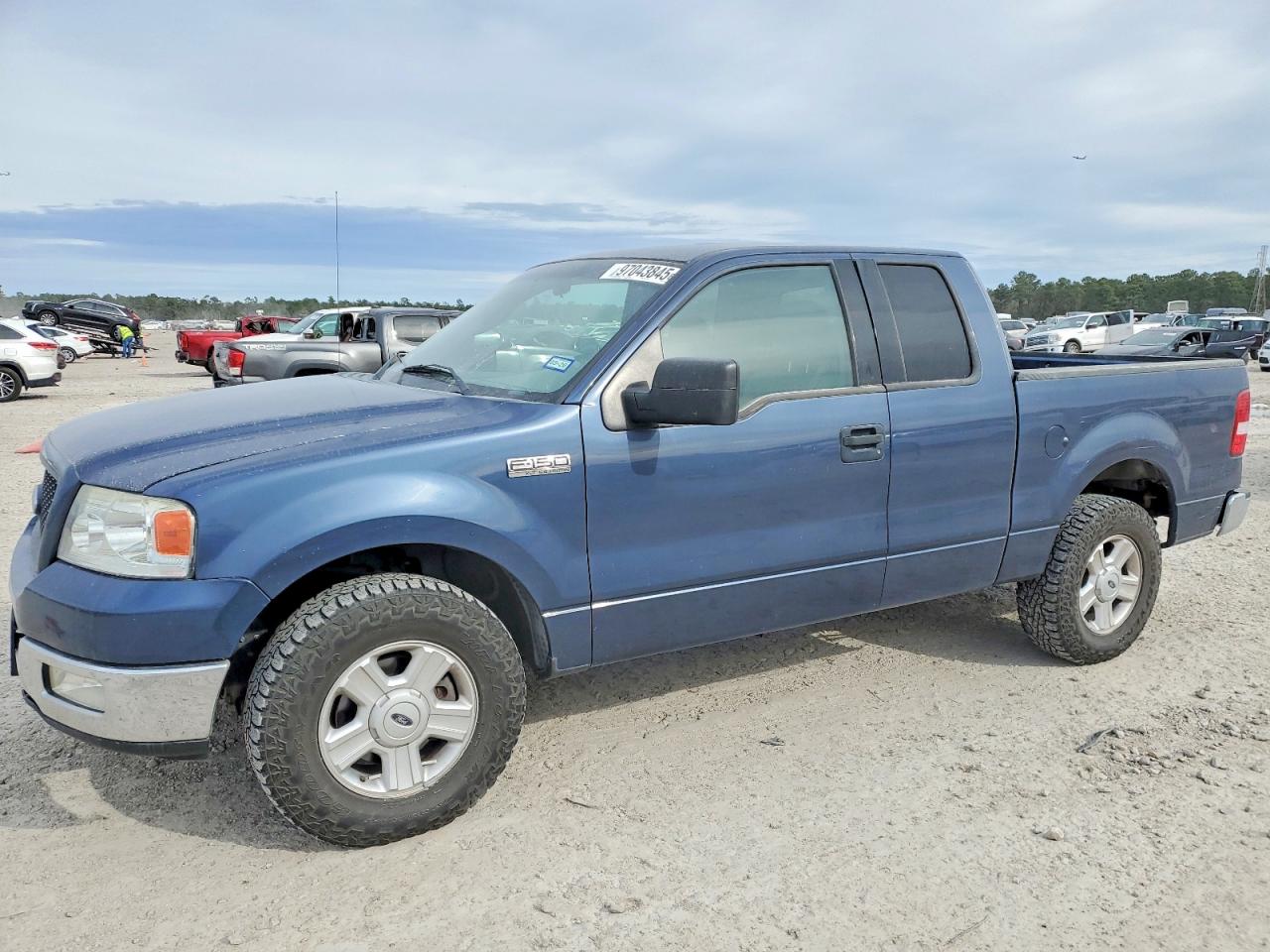 2004 FORD F150 photo 2