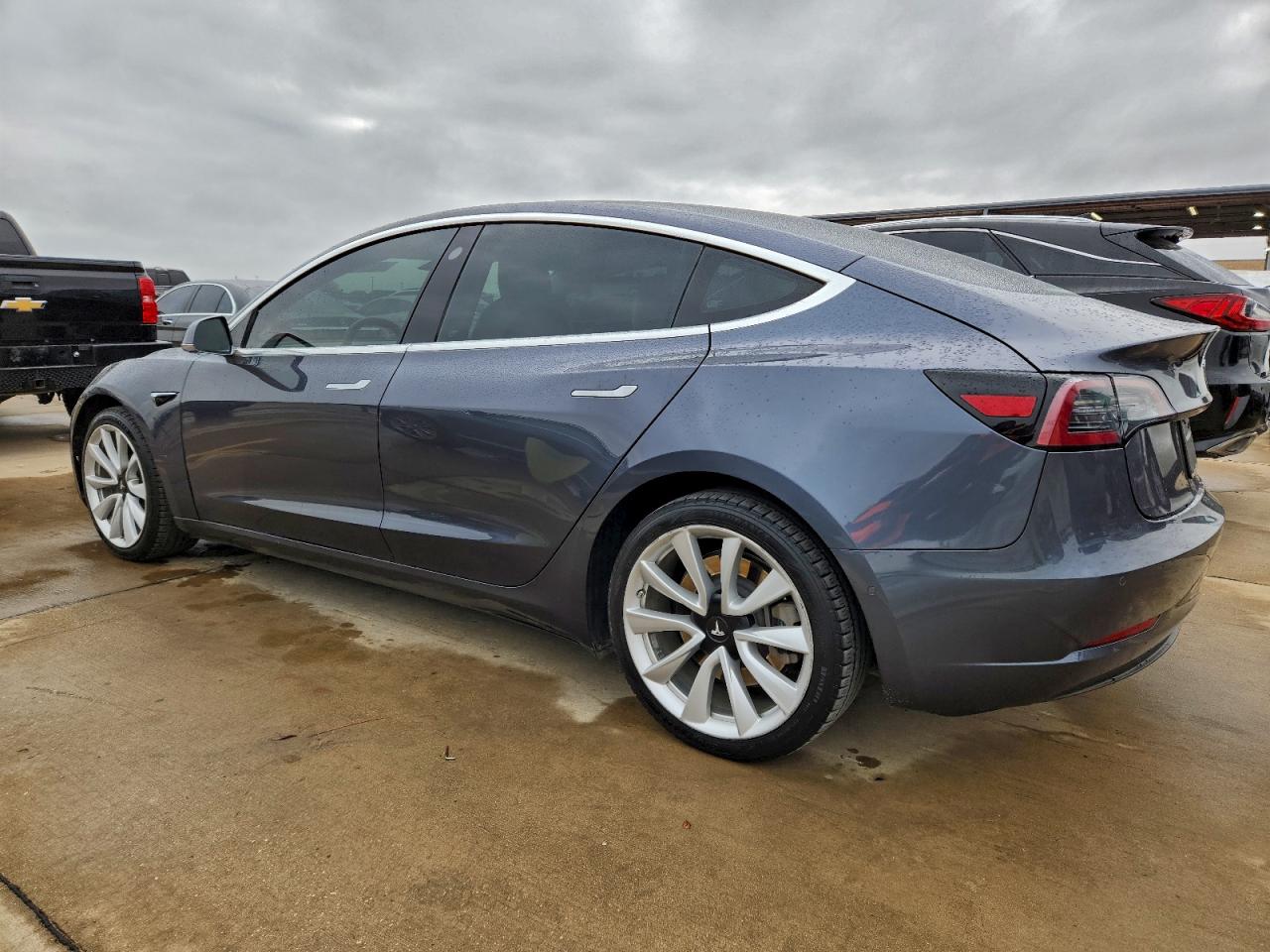 2018 TESLA MODEL 3 photo 4