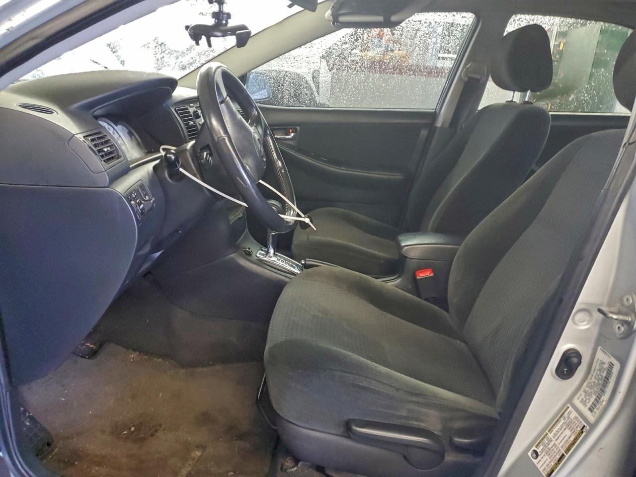 2005 TOYOTA COROLLA CE photo 13