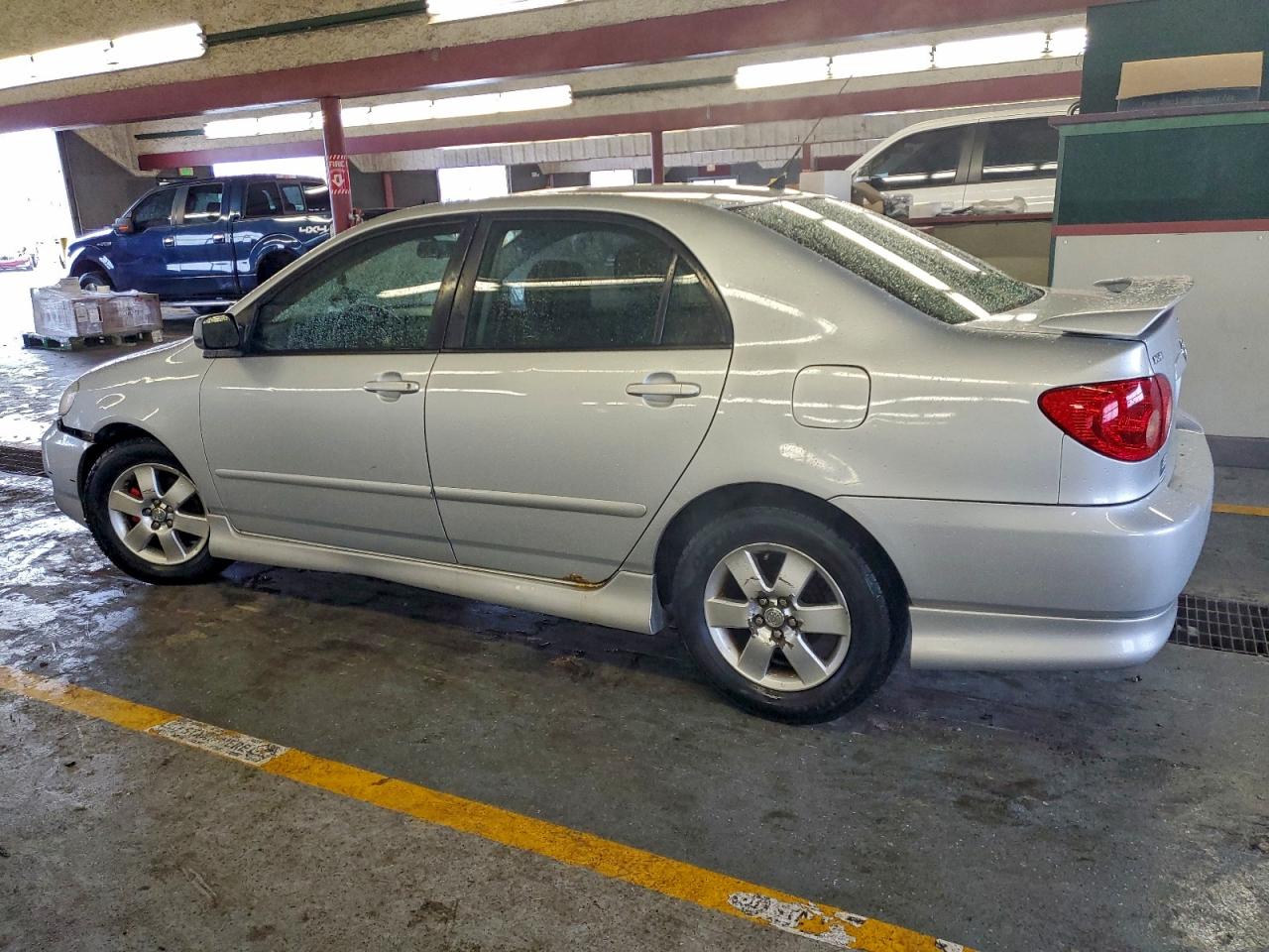 2005 TOYOTA COROLLA CE photo 3