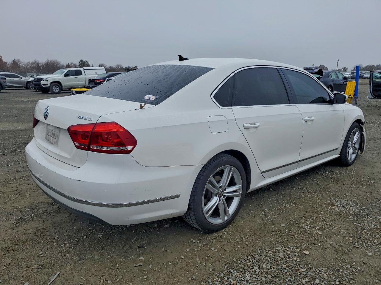 2015 VOLKSWAGEN PASSAT SEL photo 5
