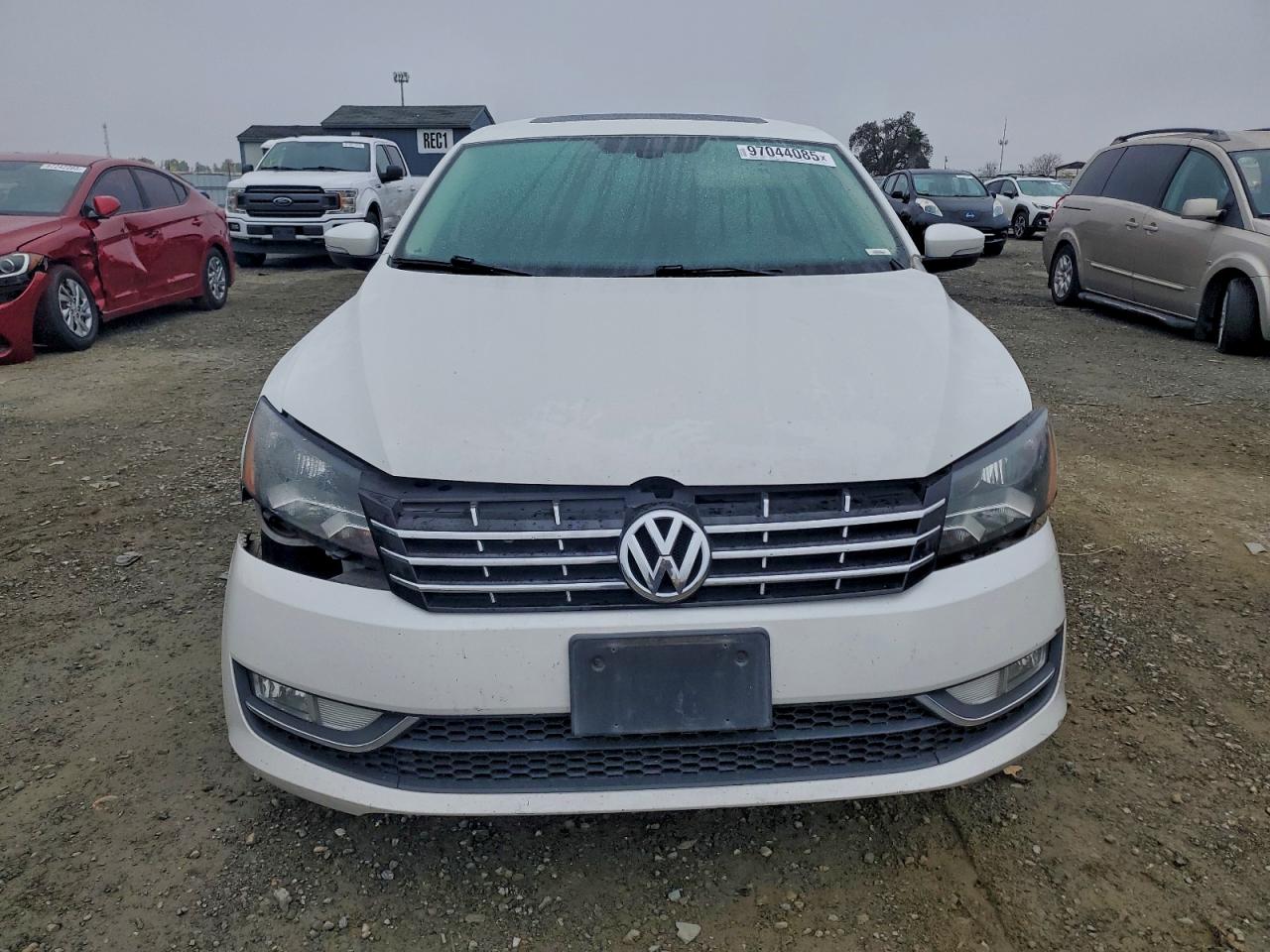 2015 VOLKSWAGEN PASSAT SEL photo 9