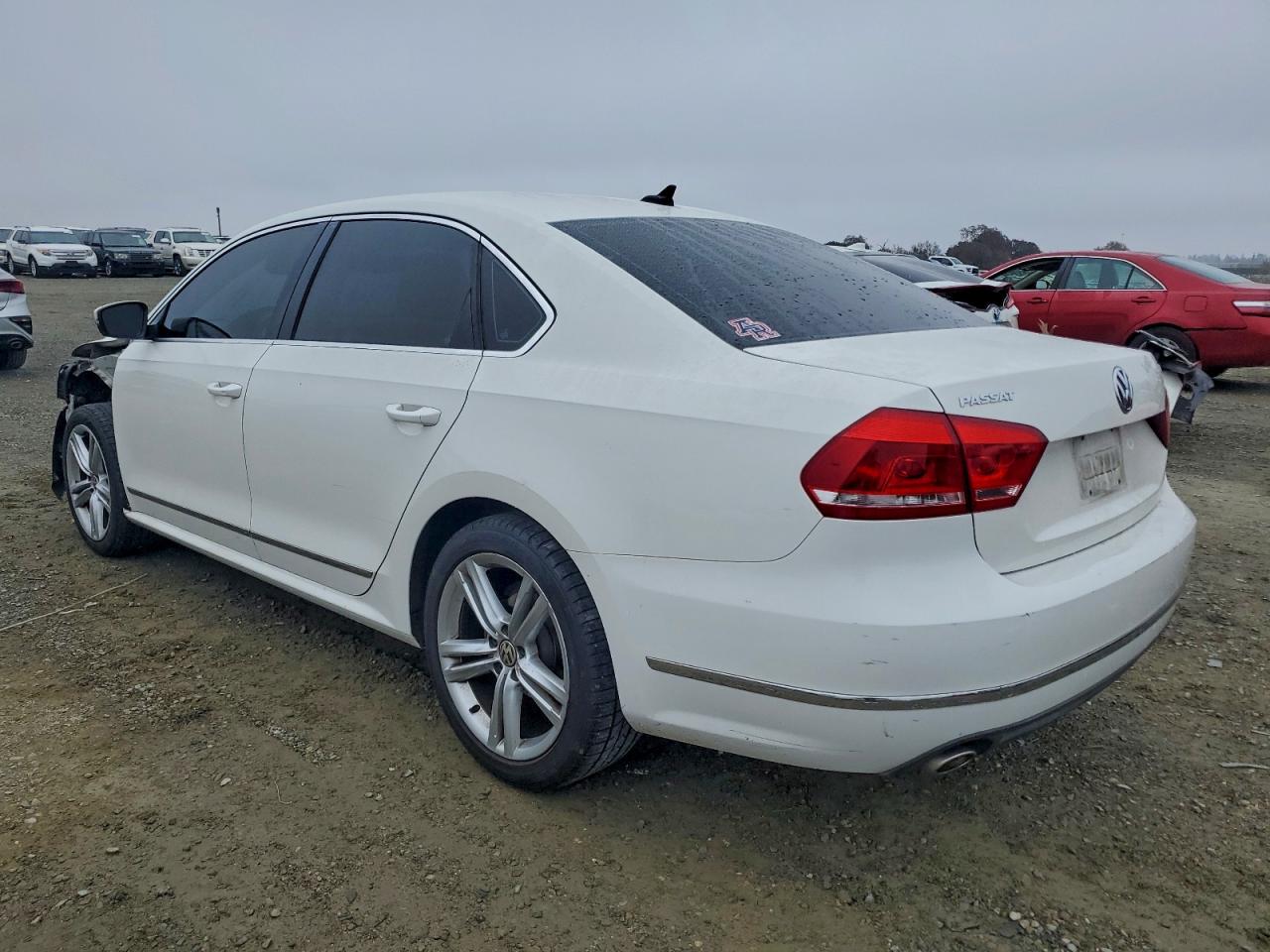 2015 VOLKSWAGEN PASSAT SEL photo 3