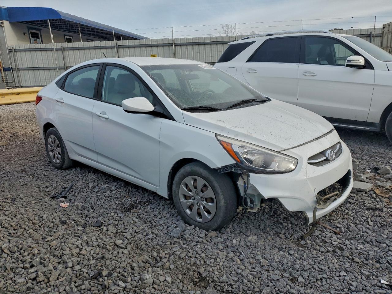 2017 HYUNDAI ACCENT SE photo 4