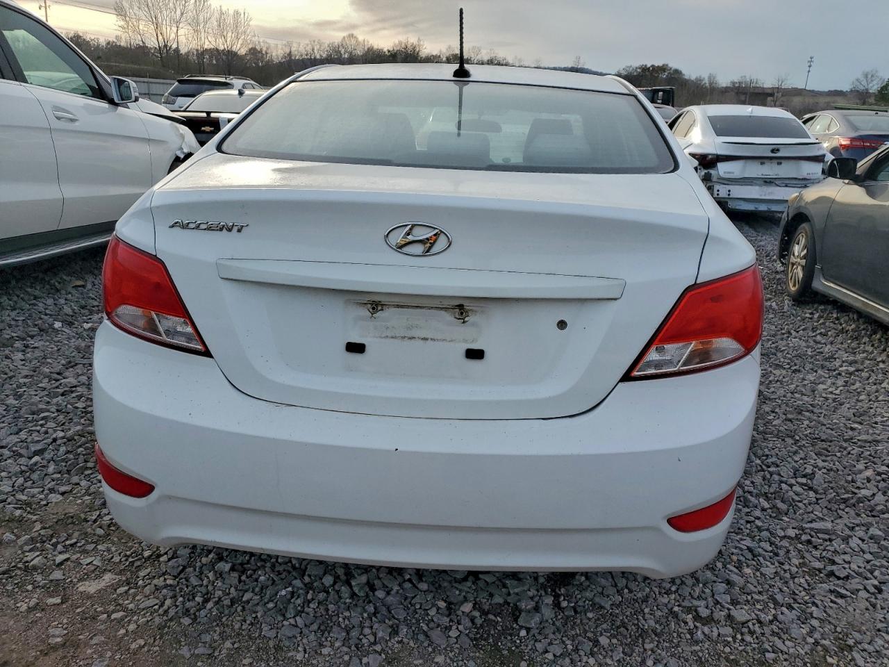 2017 HYUNDAI ACCENT SE photo 6