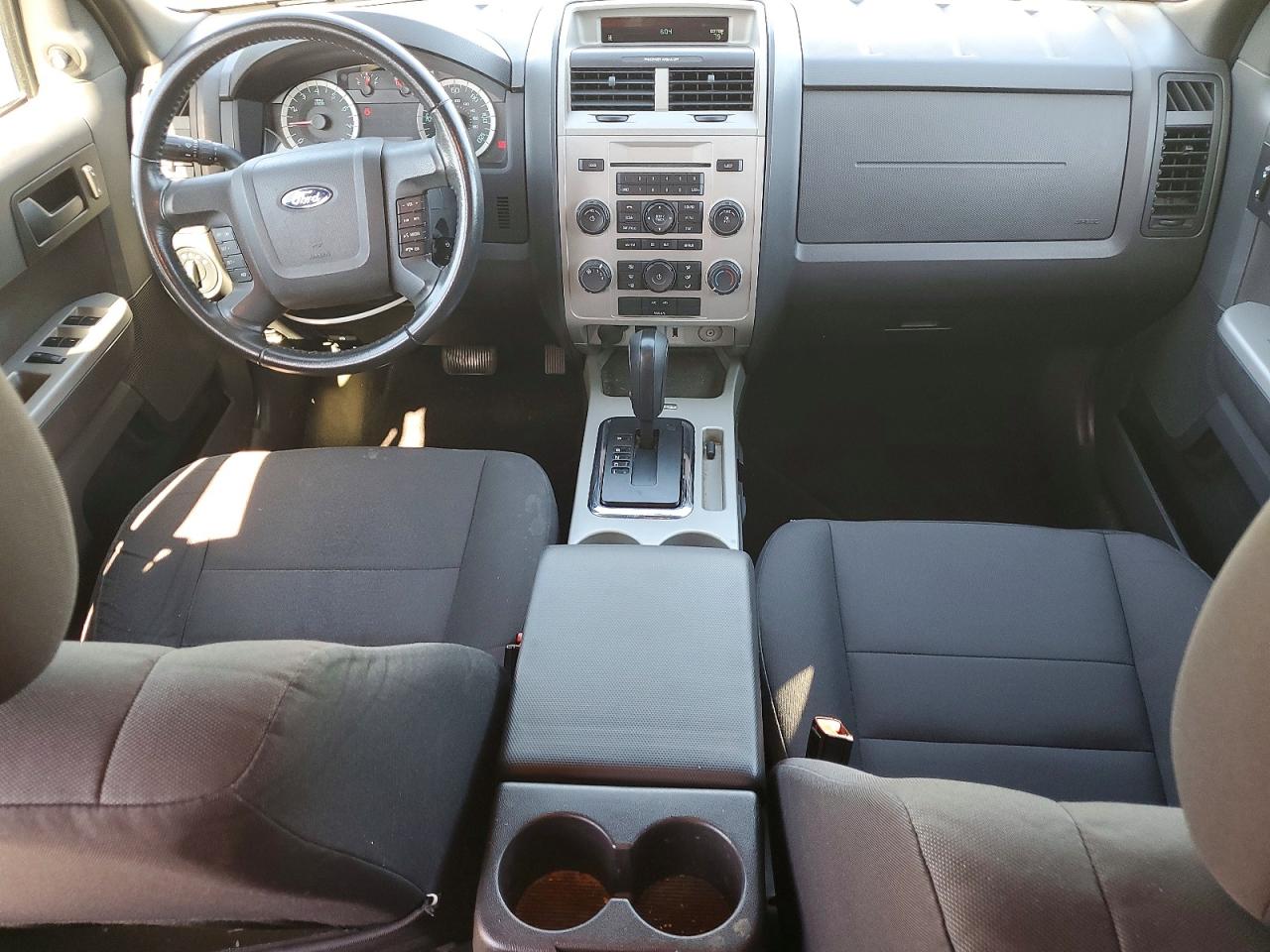 2012 FORD ESCAPE XLT photo 8