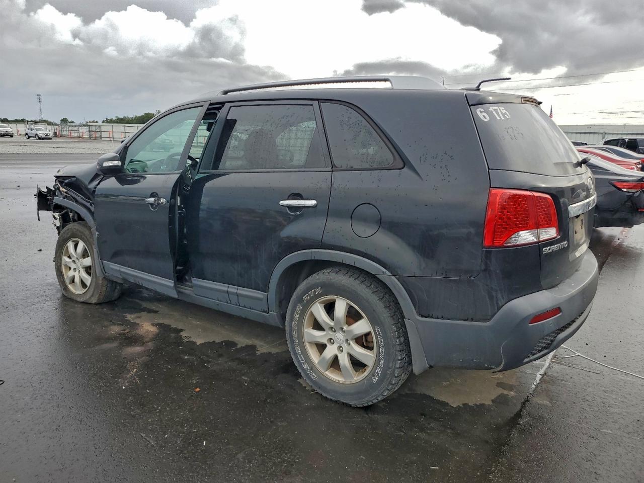 2011 KIA SORENTO BASE photo 2