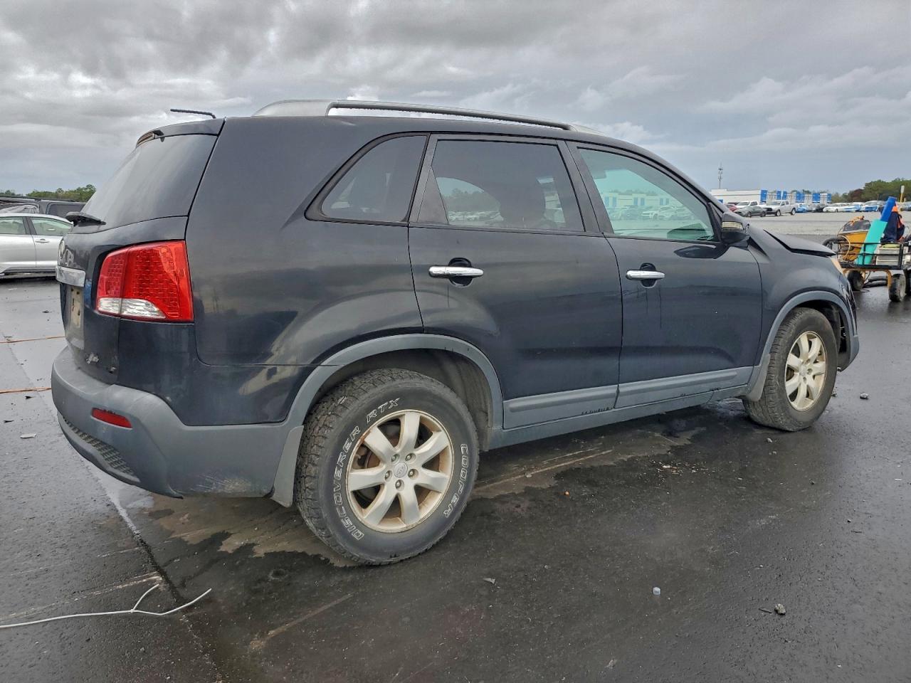 2011 KIA SORENTO BASE photo 3