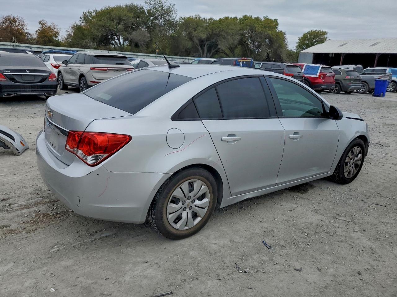 2013 CHEVROLET CRUZE LS photo 3