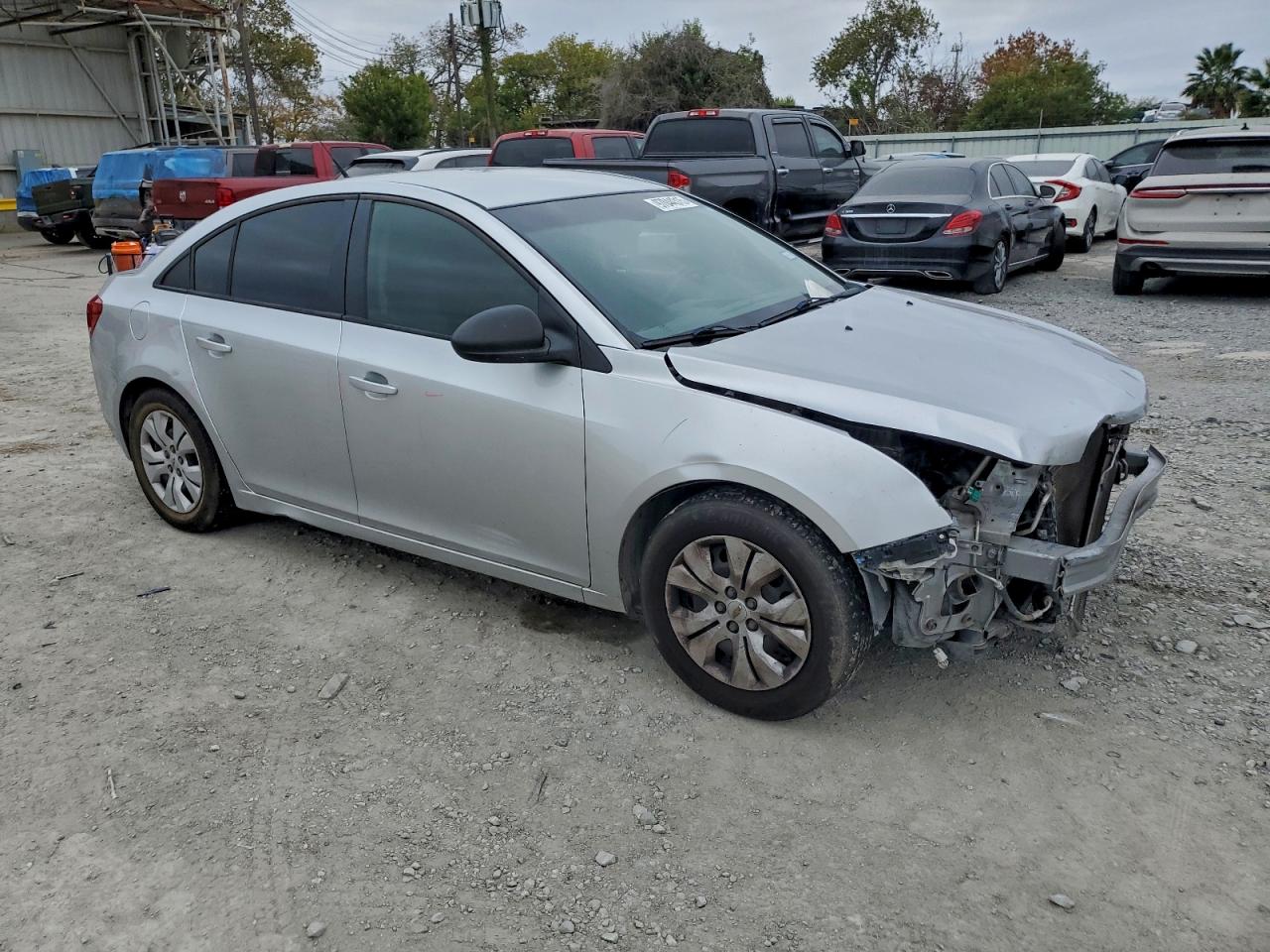 2013 CHEVROLET CRUZE LS photo 4