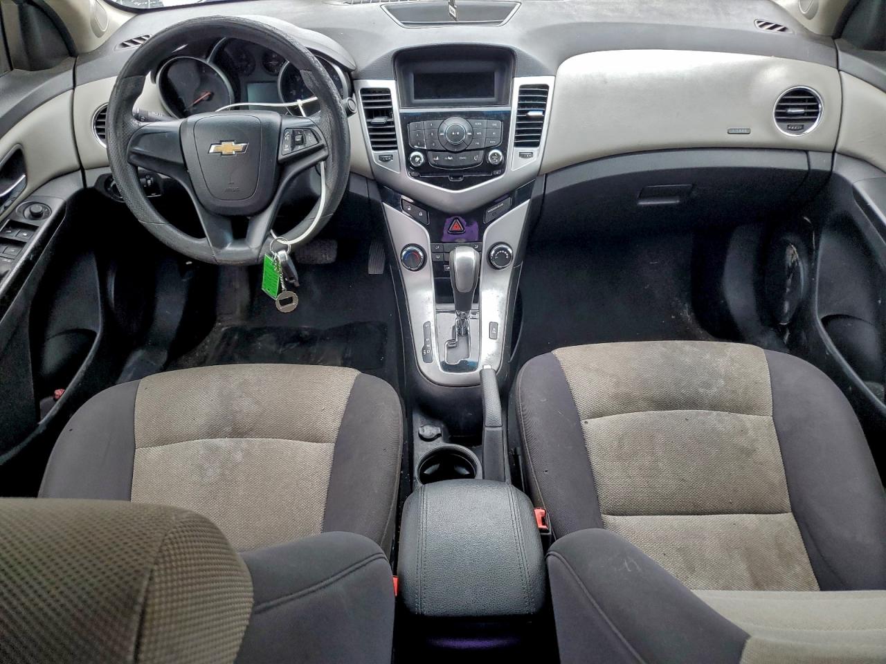 2013 CHEVROLET CRUZE LS photo 8
