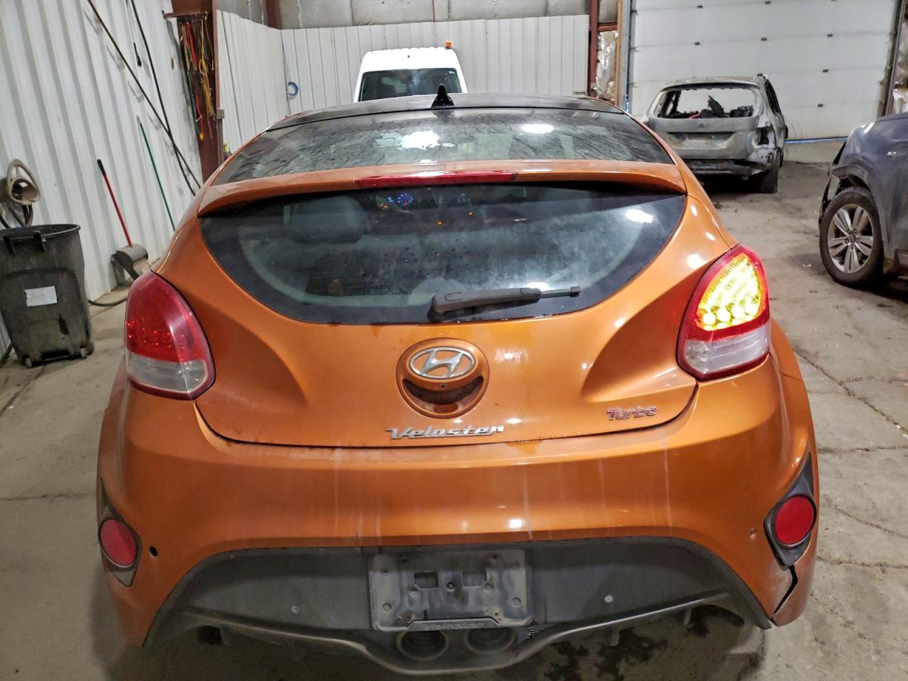2016 HYUNDAI VELOSTER TURBO photo 6