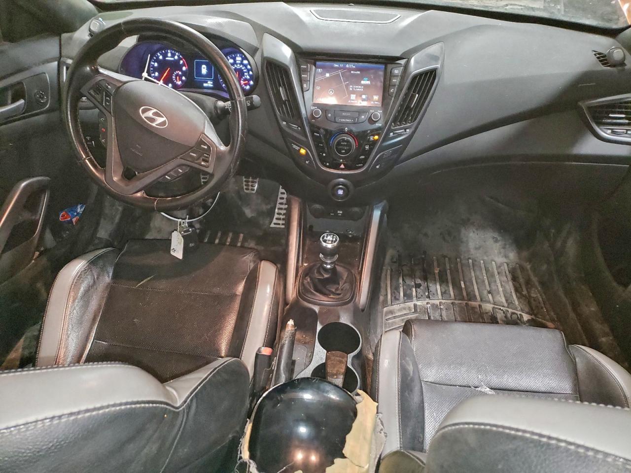2016 HYUNDAI VELOSTER TURBO photo 8