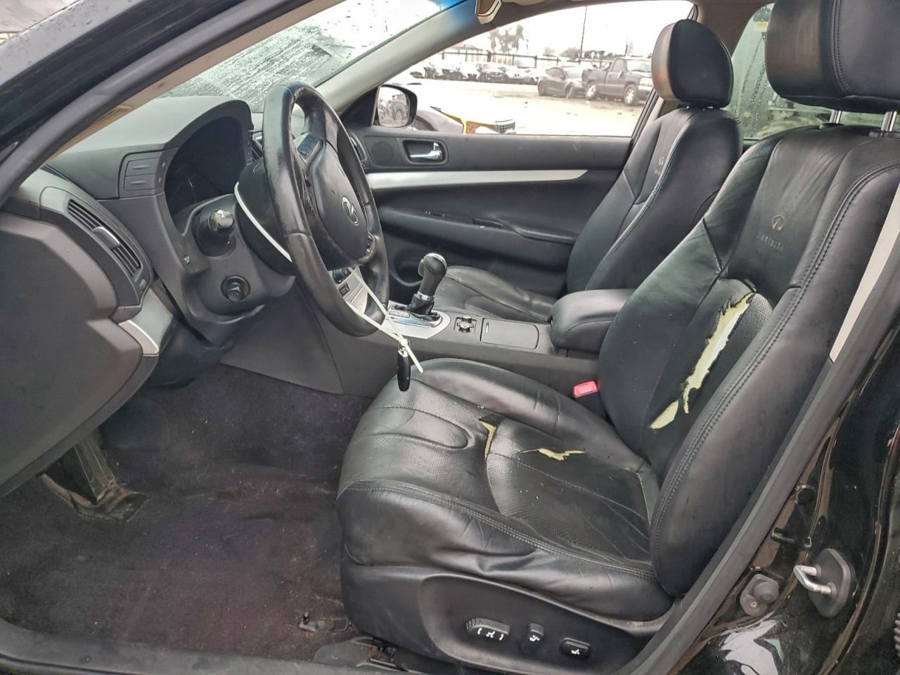 2009 INFINITI G37 photo 7