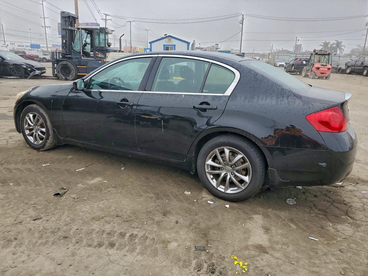2009 INFINITI G37 photo 2