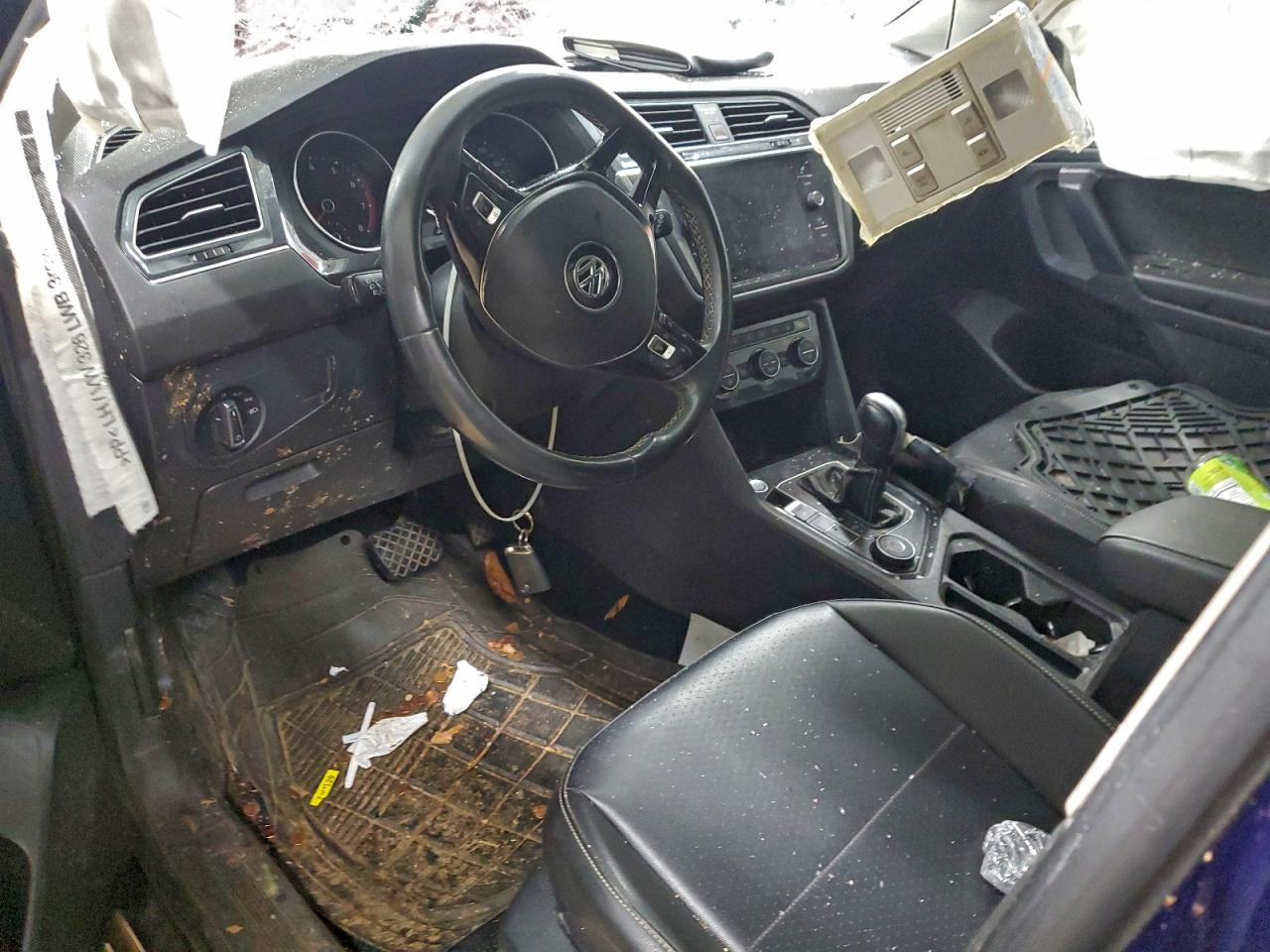 2021 VOLKSWAGEN TIGUAN SE photo 8