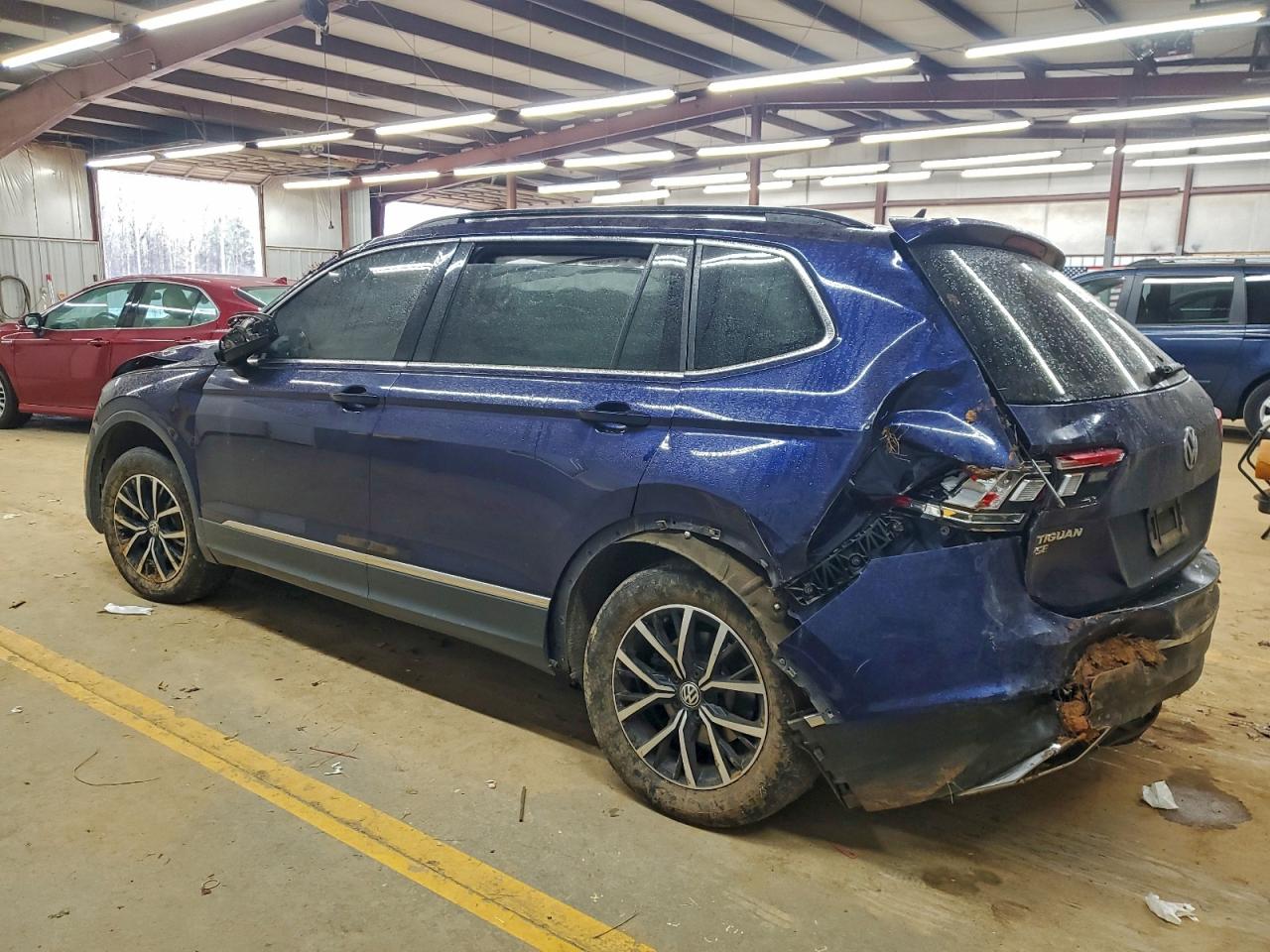 2021 VOLKSWAGEN TIGUAN SE photo 2
