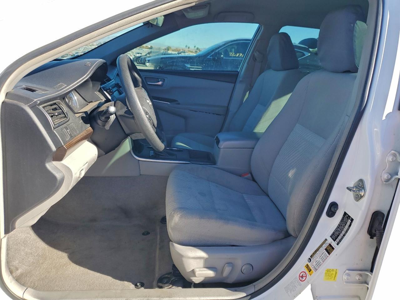 2017 TOYOTA CAMRY LE photo 19