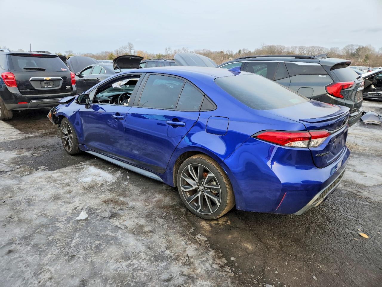 2022 TOYOTA COROLLA SE photo 3