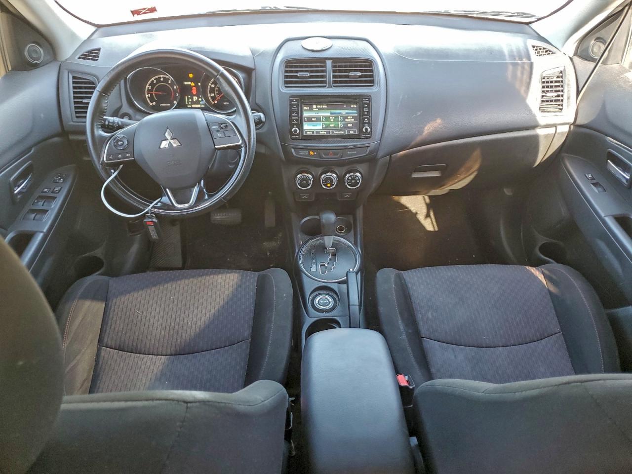 2017 MITSUBISHI OUTLANDER SPORT ES photo 8