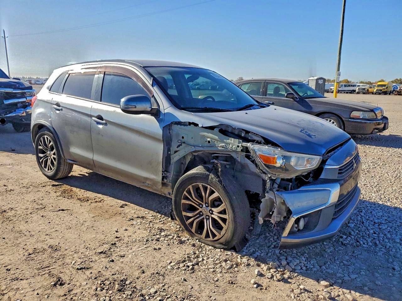 2017 MITSUBISHI OUTLANDER SPORT ES photo 4