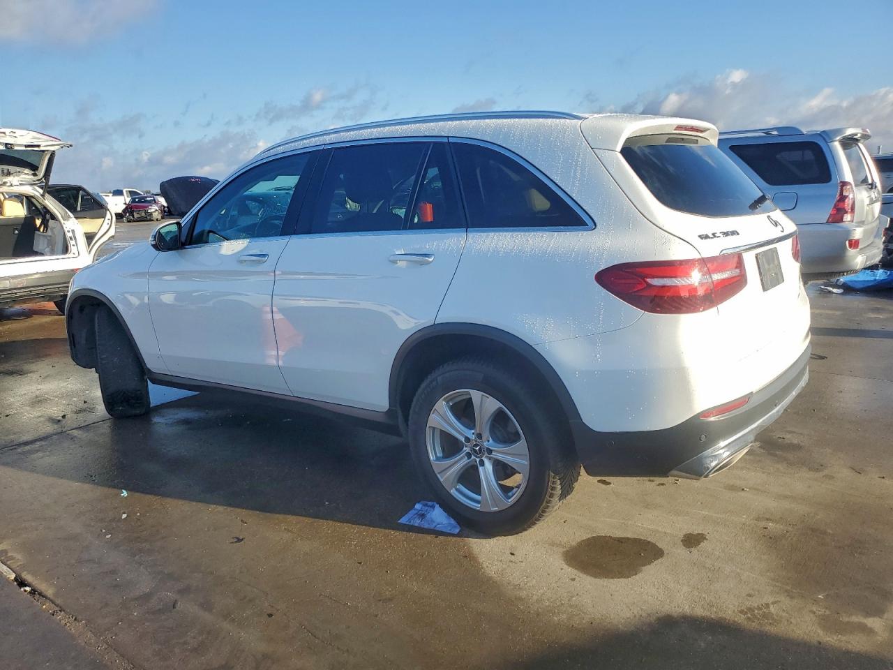 2018 MERCEDES-BENZ GLC 300 photo 3