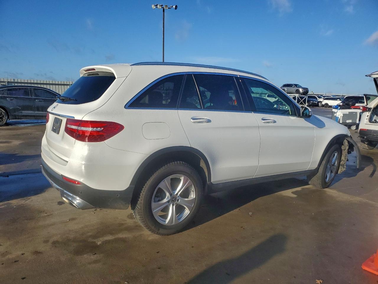 2018 MERCEDES-BENZ GLC 300 photo 5