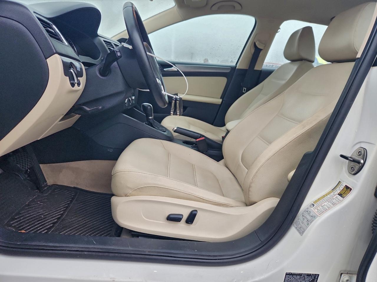 2013 VOLKSWAGEN JETTA TDI photo 13