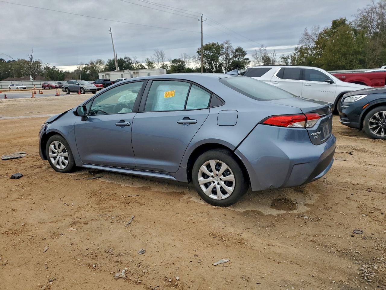 2021 TOYOTA COROLLA LE photo 2