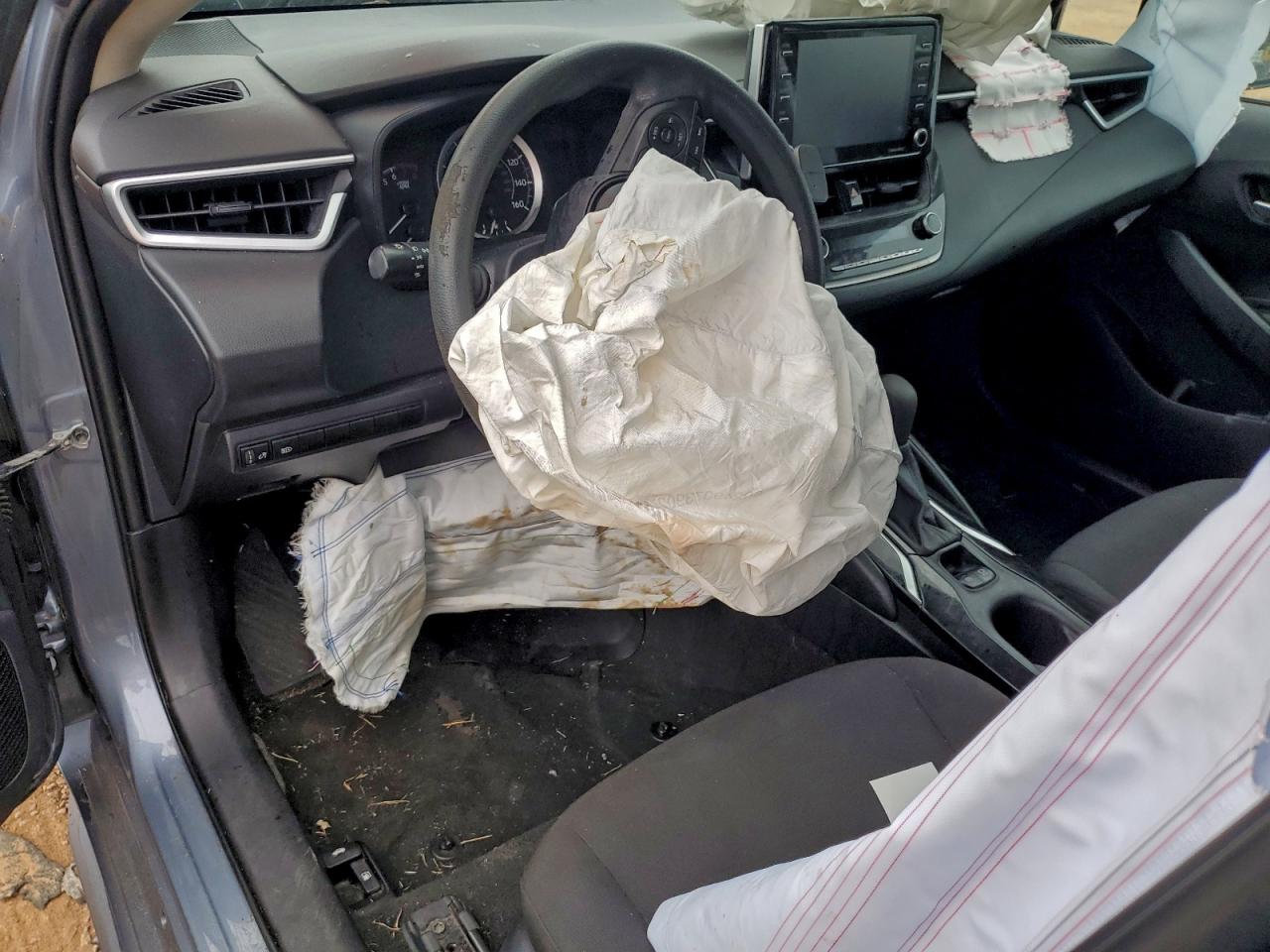 2021 TOYOTA COROLLA LE photo 8