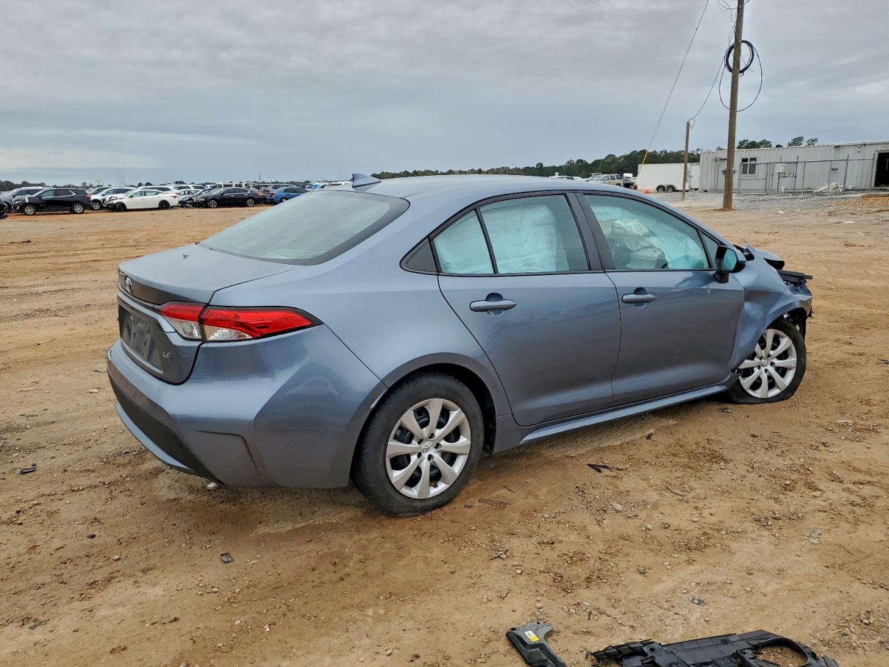 2021 TOYOTA COROLLA LE photo 3