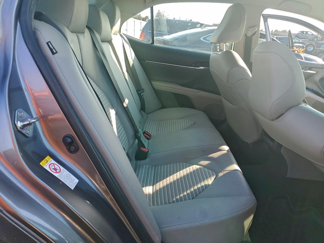 2018 TOYOTA CAMRY L photo 19