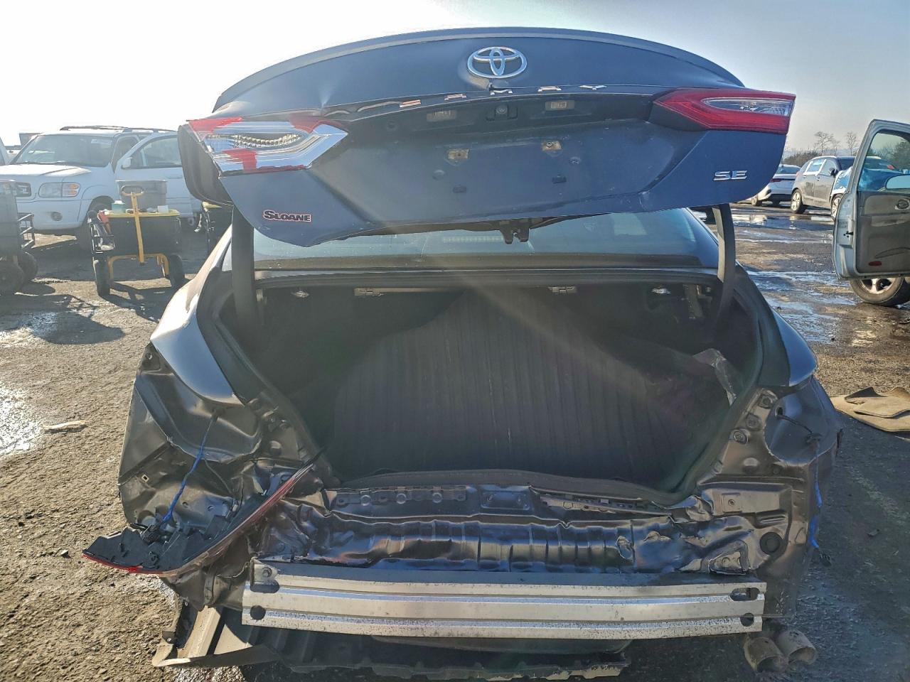 2018 TOYOTA CAMRY L photo 11