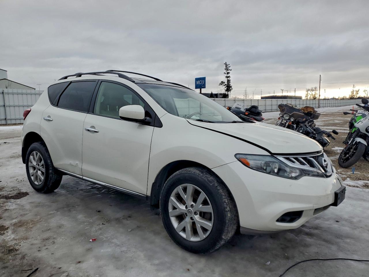 2014 NISSAN MURANO S photo 4
