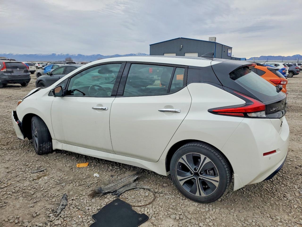 2021 NISSAN LEAF SL PLUS photo 2
