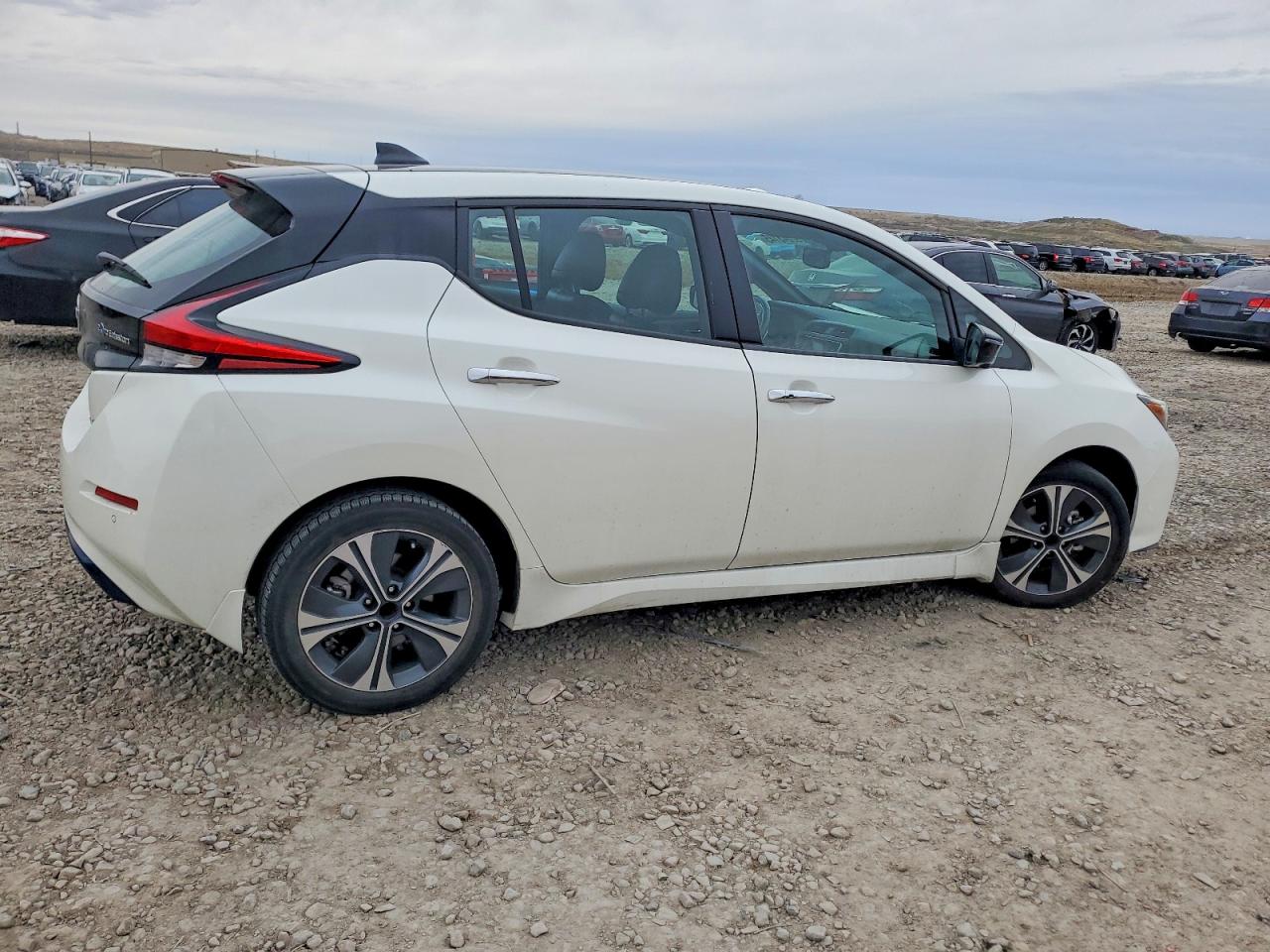 2021 NISSAN LEAF SL PLUS photo 3