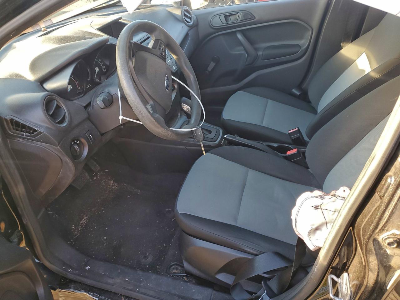 2015 FORD FIESTA S photo 7