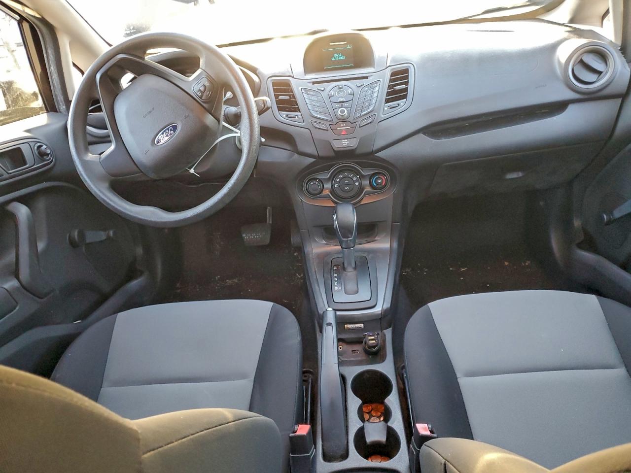 2015 FORD FIESTA S photo 8