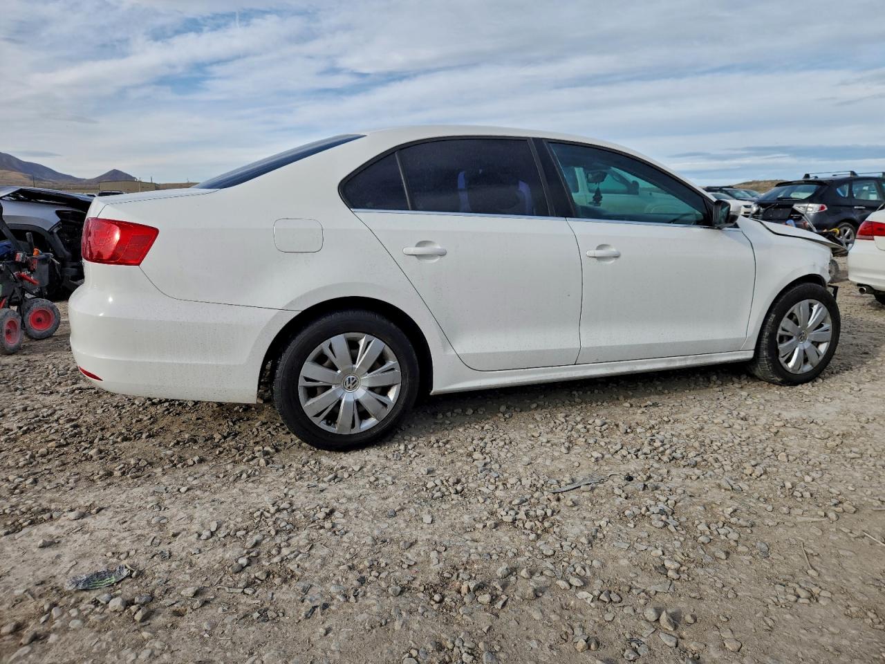 2013 VOLKSWAGEN JETTA SE photo 3