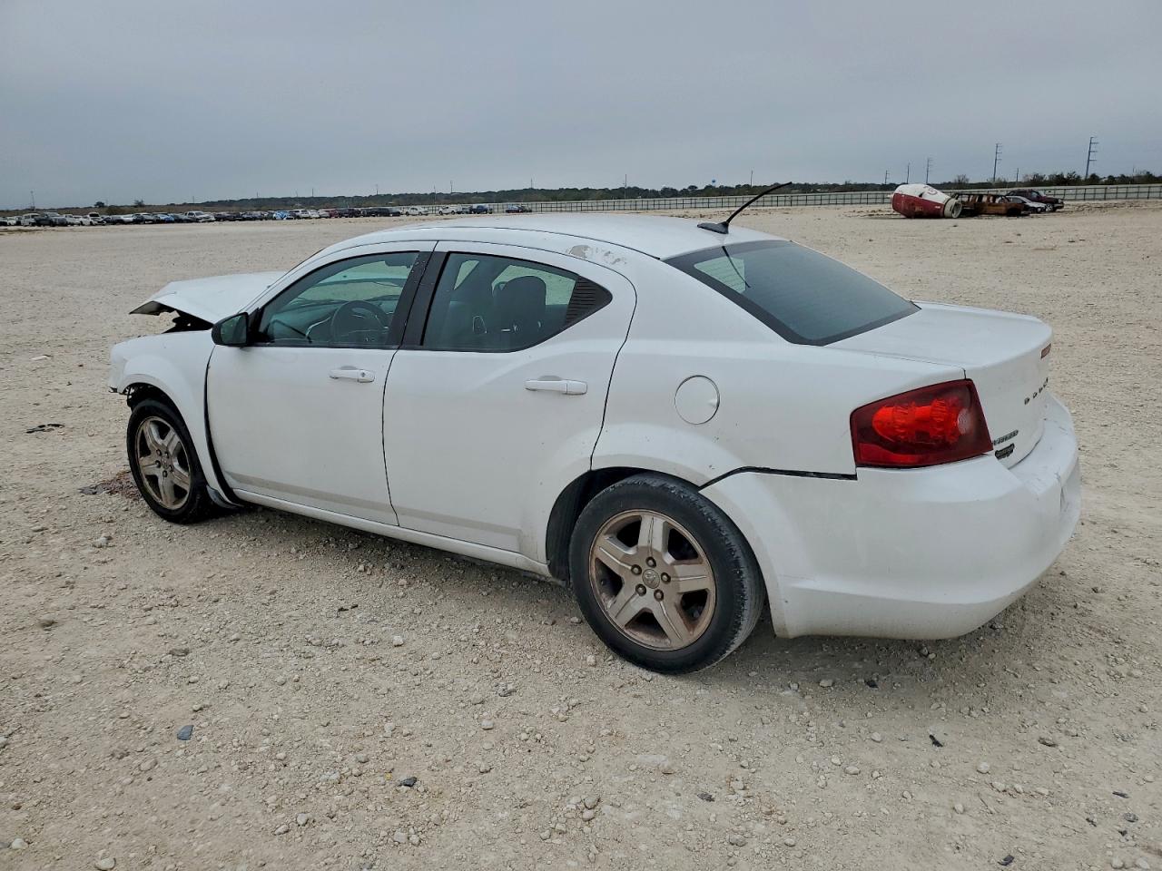 2014 DODGE AVENGER SE photo 2