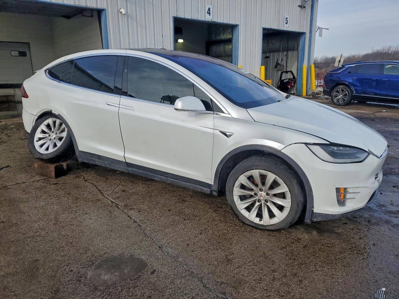 2018 TESLA MODEL X photo 10
