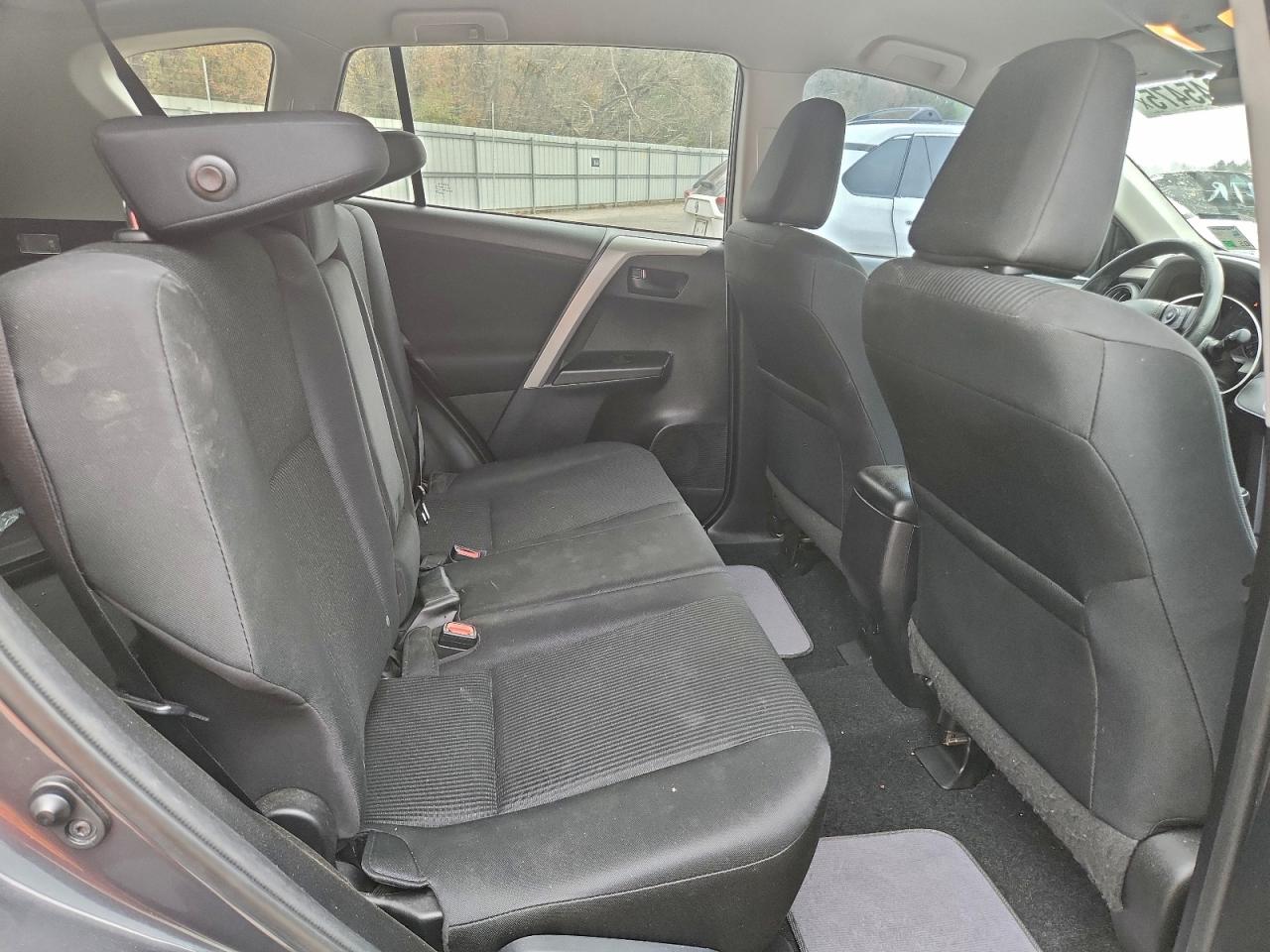 2017 TOYOTA RAV4 LE photo 11