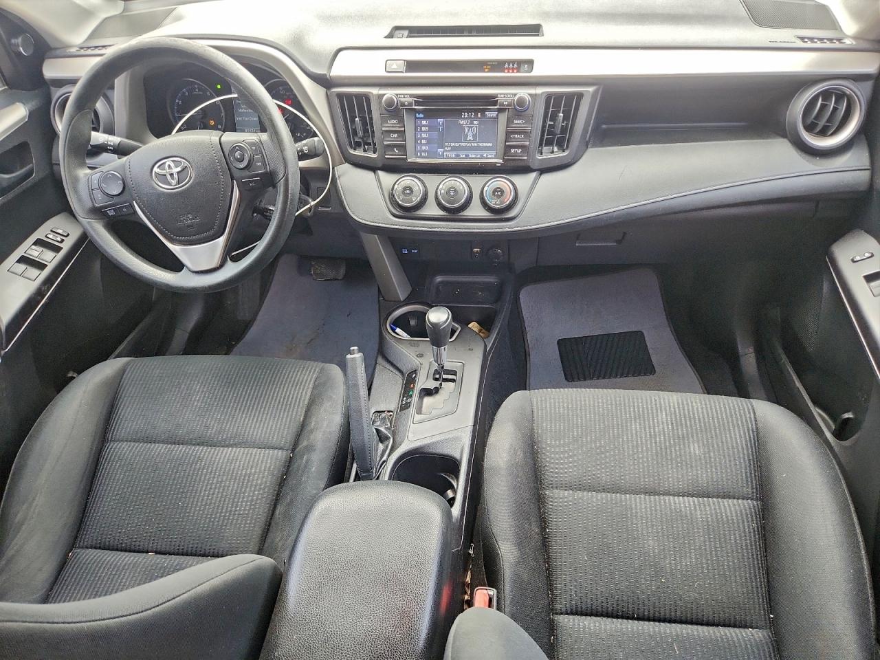 2017 TOYOTA RAV4 LE photo 8
