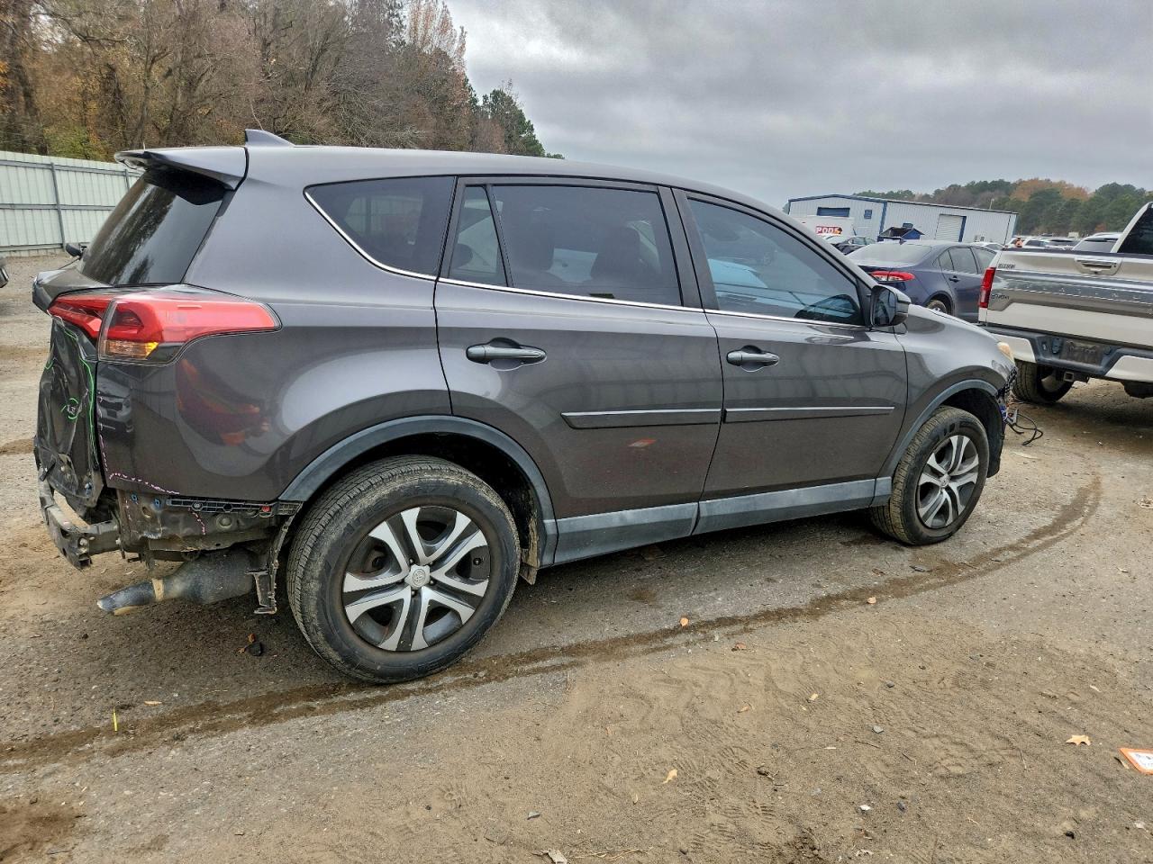 2017 TOYOTA RAV4 LE photo 3