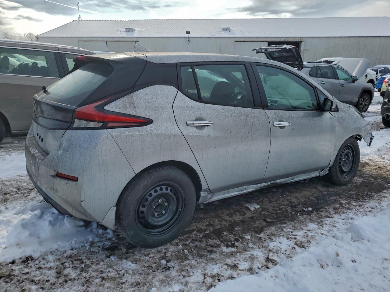 2023 NISSAN LEAF S photo 3