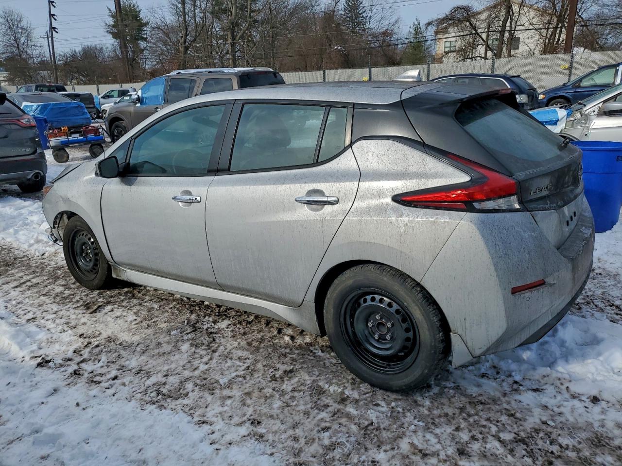 2023 NISSAN LEAF S photo 2