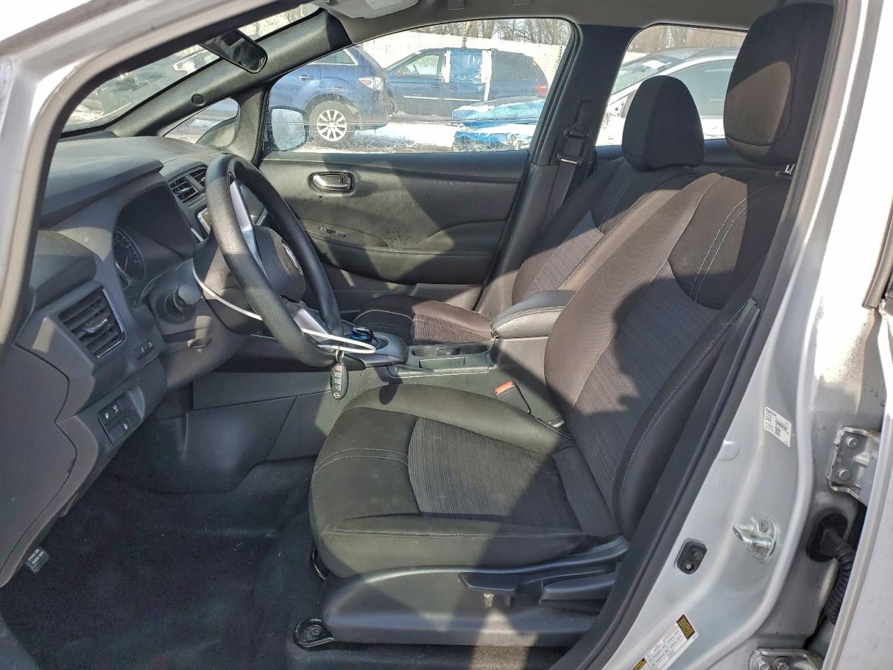 2023 NISSAN LEAF S photo 7