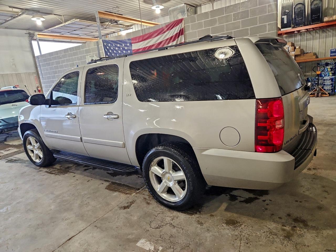 2008 CHEVROLET SUBURBAN K1500 LS photo 4