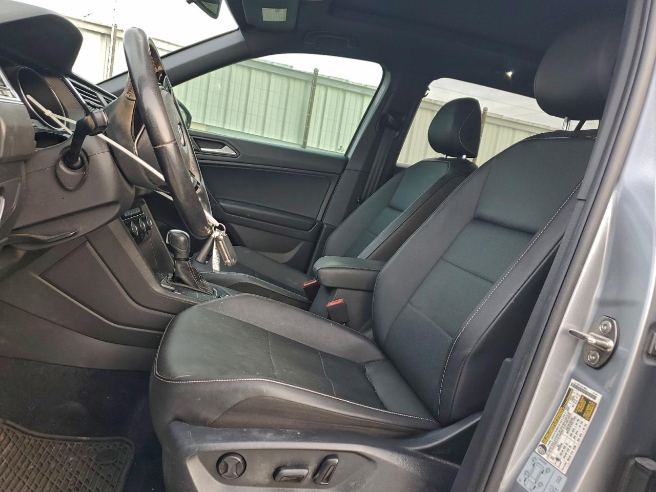 2021 VOLKSWAGEN TIGUAN SE photo 7